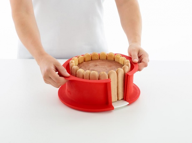  Форма «Торт Шарлотт» разъемная силиконовая с керамическим блюдом 18 см,(цвет:красный) Lekue